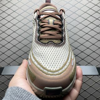(Category: ) located in . Submitted by awesome_sneakers (Listing ID 1421633775, Image 1). Description: .