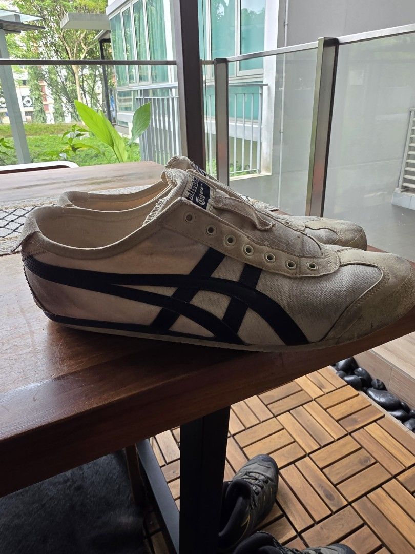 Authentic Onitsuka Tiger Mexico (Category: Sneakers) located in Singapore. Submitted by k.anvr (Listing ID 1421680692, Image 3). Description: - Onitsuka Tiger Mexico 66 sneakers - Color: Cream and Navy - Size: US 10 / 28cm Lightly Worn. RFS: changing to proper shoes. Self collect from my unit or arrange for your own courier.