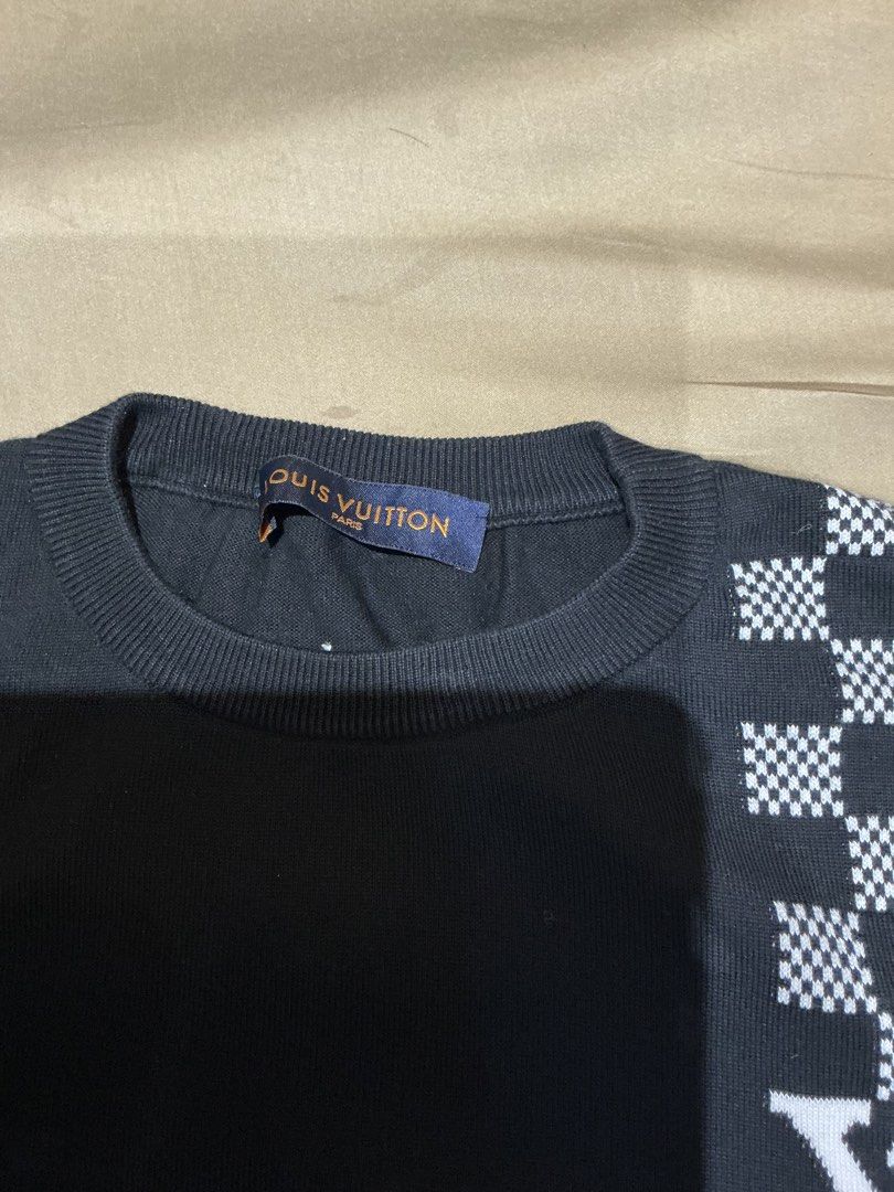 Original Louis Vuitton Checkered (Category: Tshirts & Polo Shirts ) located in Mandaluyong City. Submitted by norbert29 (Listing ID 1421632914, Image 3). Description: - Original Louis Vuitton T-shirt Regular Price Php 75,000 “You are defined by your clothes. You are your clothes.” Rest assured that this item is original. Once you will see the item and you find out that is fake. I will return your money twice the price. Selling this garment as I a