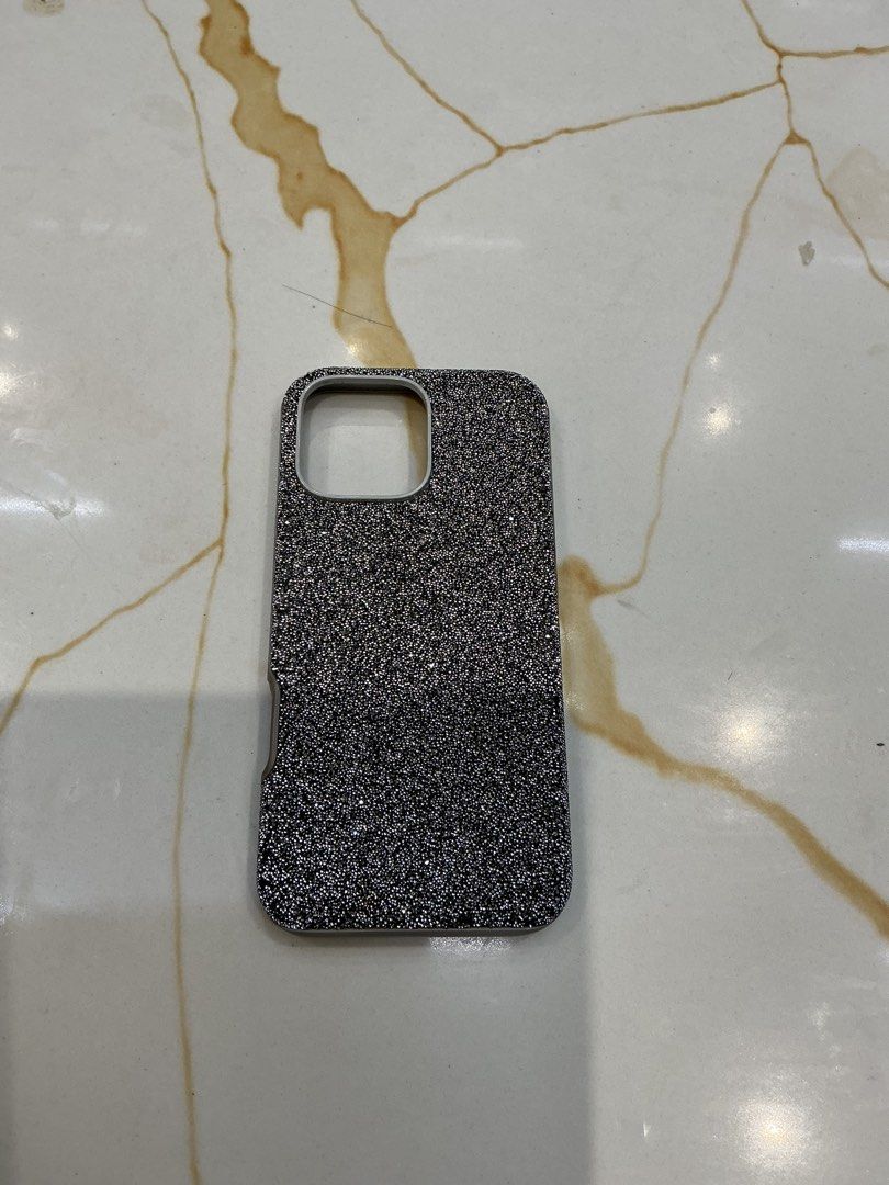 Original Swarovski Case Iphone 16 promax (Category: Cases & Sleeves) located in Mandaluyong City. Submitted by norbert29 (Listing ID 1421633353, Image 1). Description: Original Swarovski Case for Iphone 16 pro max Rest assured that this item is original. Once you will see the item and you find out that is fake. I will return your money twice the price. Selling this garment as I am starting to become a minimalist. .