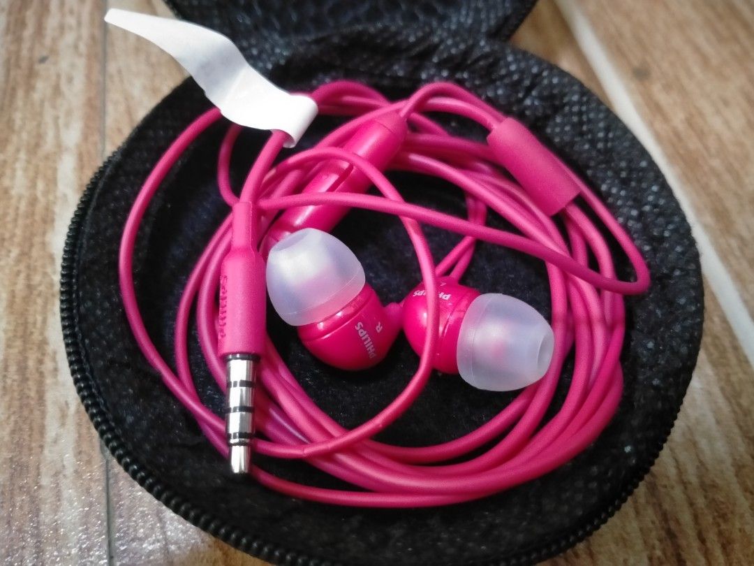 PHILIPS SHE3595PK IN EAT EARPHONE (Category: Earphones) located in Cabuyao City. Submitted by Bike_Clothing10 (Listing ID 1421639001, Image 2). Description: READ FIRST.. FOR SALE: PHILIPS SHE3595PK IN EAR EARPHONE Brandnew With Mic Legit NOTE: NO BOX. Case not included PRICE: 800 Free Shipping (J&T) PICK UP OR SHIPPING ONLY LOCATION: Cabuyao Laguna -NO COD/COP- PM FOR INQUIRIES...