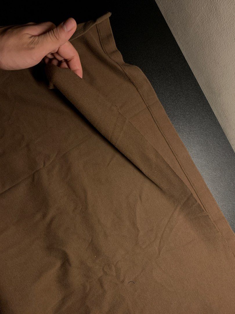 Ralph lauren polo shirt brown (Category: Tshirts & Polo Shirts ) located in Paranaque City. Submitted by gbmdn (Listing ID 1421707709, Image 2). Description: -issue pinhole at front - cut at back Dimes:( L 28, W 23).