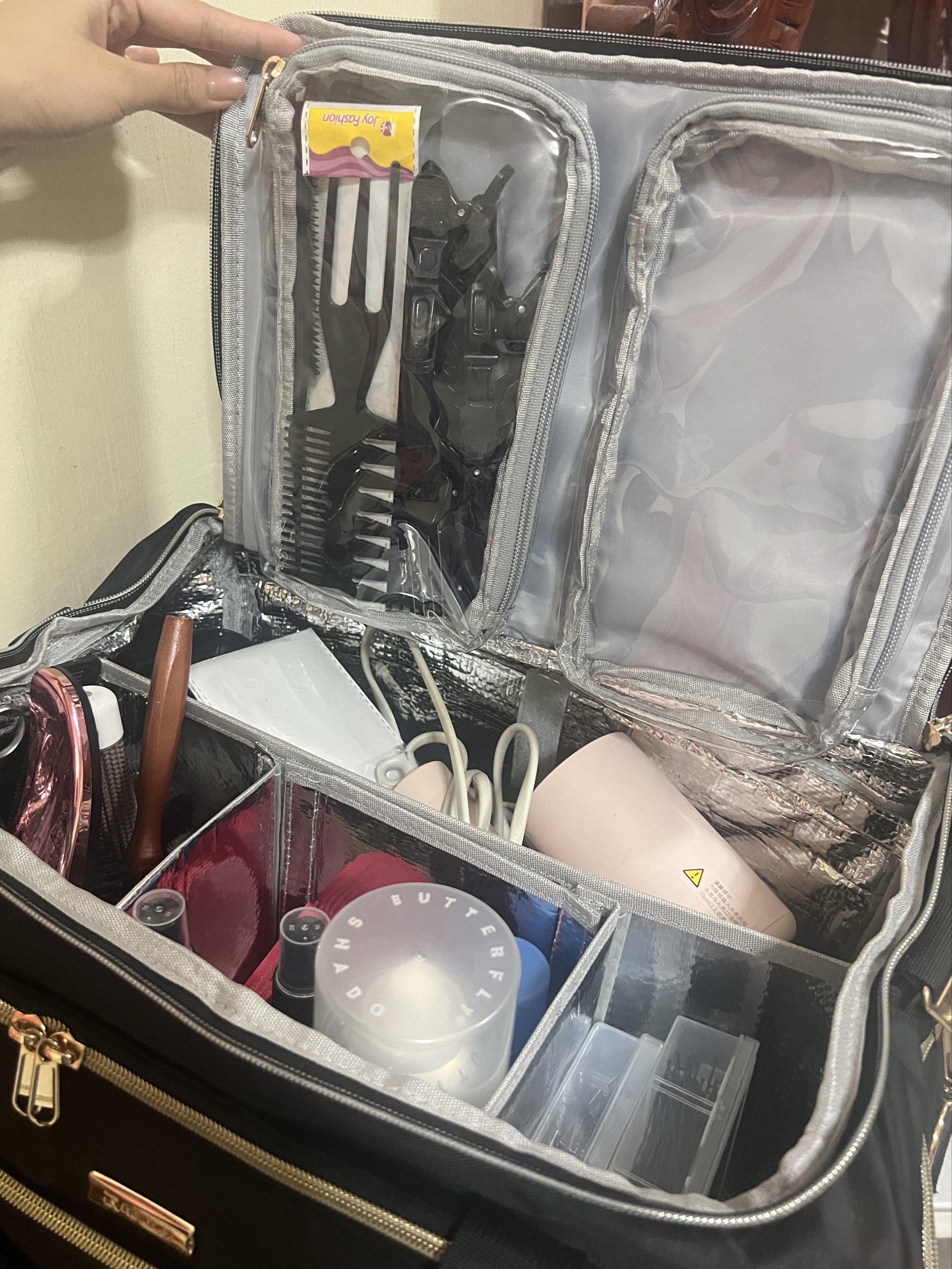 Relavel Makeup Artist Travel Bag (Category: Makeup) located in Taguig. Submitted by pinkblushcorner (Listing ID 1421736780, Image 3). Description: Relavel Professional Hairstylist Bag -Only used a couple of times -Still brandnew condition -Bought from amazon -Bag only!! Hair tools only for demo! .