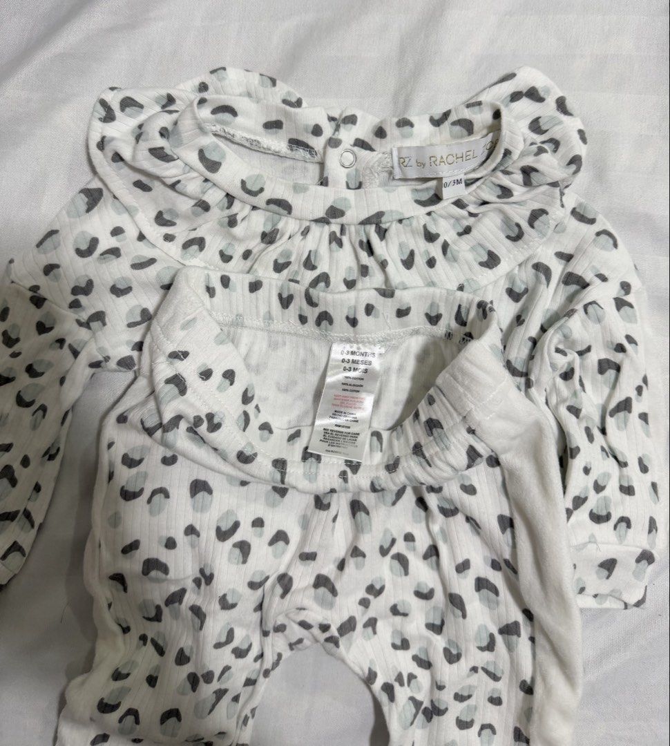 RZ by Rachel Leopard Print Outfit (Category: Babies & Kids Fashion) located in San Fernando. Submitted by epreloveditems (Listing ID 1421719043, Image 2). Description: - RZ by Rachel baby outfit - Stylish leopard print design - Size: 0-3 months - rfs: decluttering.