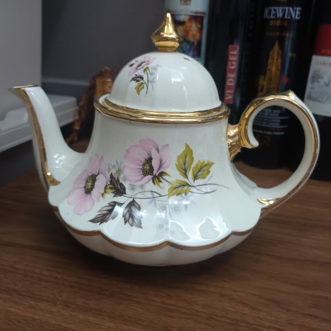 Sadler England Floral Teapot (Category: Coffee & Tea Tableware) located in Mandaluyong City. Submitted by bestill4610 (Listing ID 1421748802, Image 2). Description: Pretty Sadler Vintage Floral Teapot Made in England Crazing present - so best used as decorative display Medium size L 9.5" from handle to spout H 6.5" to tip .