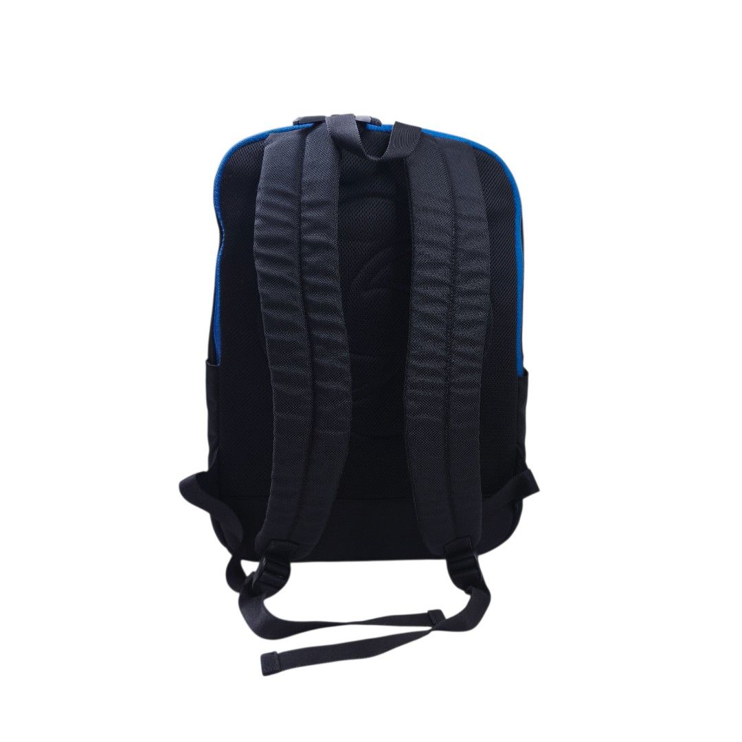 SAMSONITE RED AWARDS BACKPACK (Category: Backpacks) located in Baguio. Submitted by nikholeisshop29 (Listing ID 1421756861, Image 2). Description: SAMSONITE RED AWARDS BACKPACK 980 + SF each (2pcs available) Height: 44 cm (17.3 in) Width: 31 cm (12.2 in) Depth: 13 cm (5.1 in) Volume: ~18–20 Liters Laptop Fit: Up to 17 inches Flaw: 1 Broken zip puller • Excellent condition •Location: Baguio city •We ship nationwide •No COD/COP •MOP: GCASH/BDO 📩DM