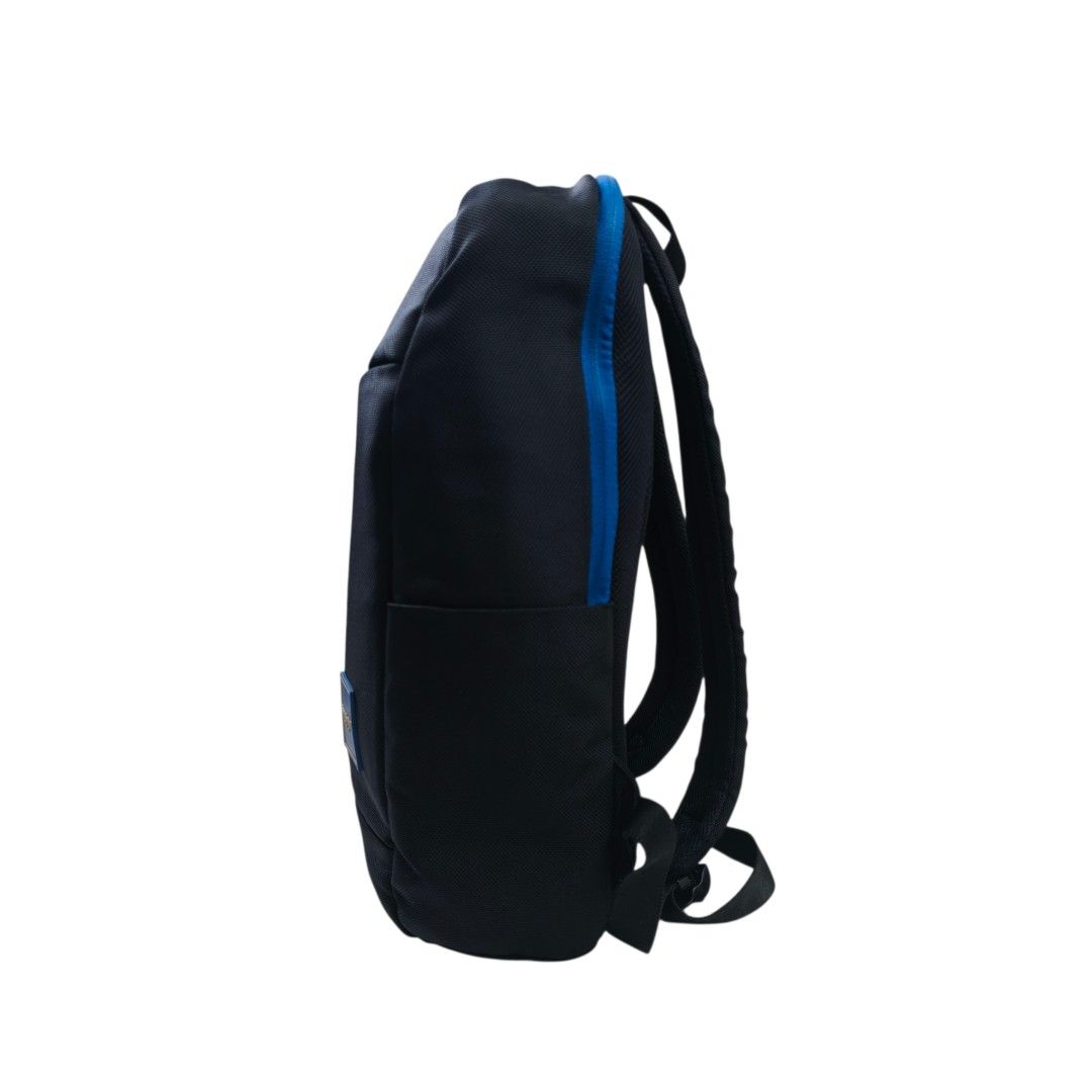 SAMSONITE RED AWARDS BACKPACK (Category: Backpacks) located in Baguio. Submitted by nikholeisshop29 (Listing ID 1421756861, Image 3). Description: SAMSONITE RED AWARDS BACKPACK 980 + SF each (2pcs available) Height: 44 cm (17.3 in) Width: 31 cm (12.2 in) Depth: 13 cm (5.1 in) Volume: ~18–20 Liters Laptop Fit: Up to 17 inches Flaw: 1 Broken zip puller • Excellent condition •Location: Baguio city •We ship nationwide •No COD/COP •MOP: GCASH/BDO 📩DM