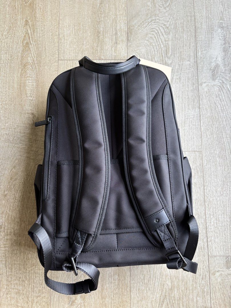 Samsonite Underscore Backpack (Category: Backpacks) located in Singapore. Submitted by kindaichi90 (Listing ID 1421743087, Image 2). Description: - Brand new with tag and dust bag - Sleek black exterior - Stylish blue interior - Multiple compartments for organization - Padded shoulder straps for comfort - Ideal for work or travel - RRP $350.
