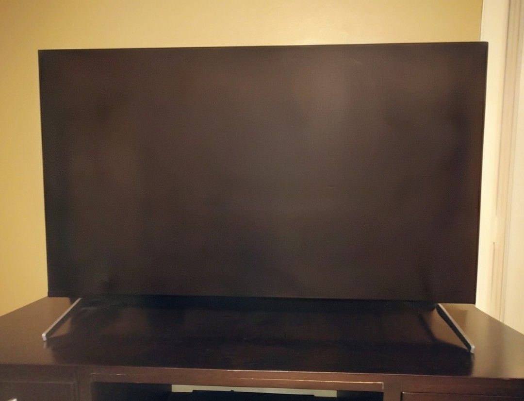 Sony KD-55X85J 55-inch TV (Category: TV) located in Makati City. Submitted by ppomidyar (Listing ID 1421665941, Image 1). Description: - Sony KD-55X85J 55-inch TV - Google TV - Sleek design with dark frame and silver legs - Model Number: KD-55X85J - Serial Number: 5200595 - Ideal for living rooms and entertainment areas - bought in 2022 - I can send videos.