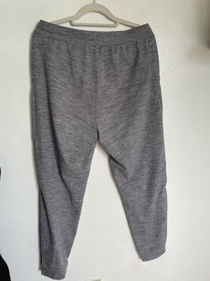 Uniqlo Gray Jogger Pants - Size L (Category: Joggers) located in San Jose del Monte. Submitted by momma_buys (Listing ID 1421726869, Image 2). Description: - Uniqlo gray jogger pants - Size: L (Waist: 69-75cm) - Features: Drawstring waist, two side pockets - Material: 100% polyester - Condition: Good.