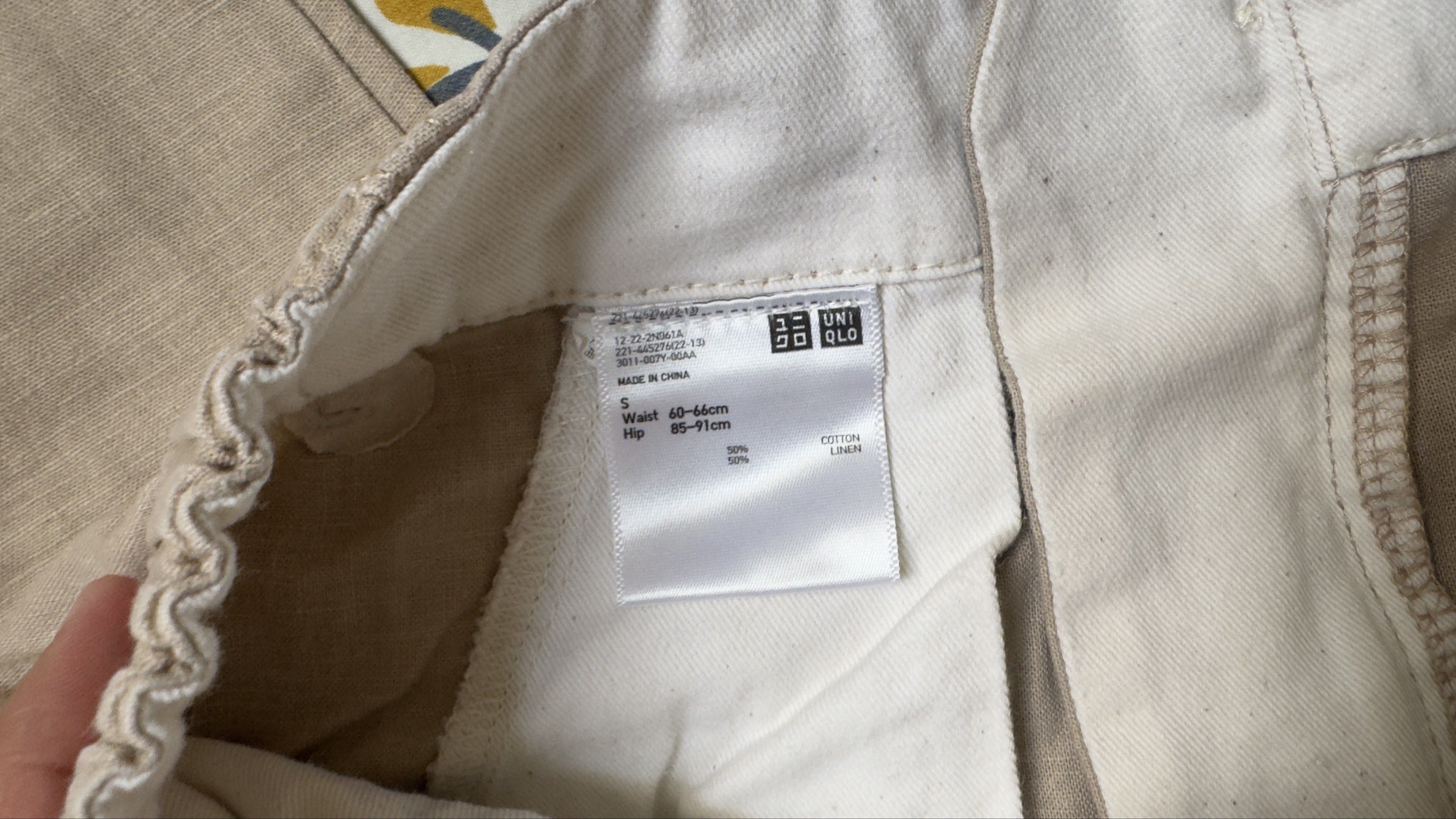 Uniqlo Linen Blend Pants - Beige (Category: Other Bottoms) located in Las Pinas. Submitted by crlne (Listing ID 1421715189, Image 3). Description: - Uniqlo beige linen-blend pants - Size: S - Waist: 60-66cm - Hips: 85-91cm - Straight leg cut - Comfortable fit - Button and zipper closure - Perfect for a casual look.