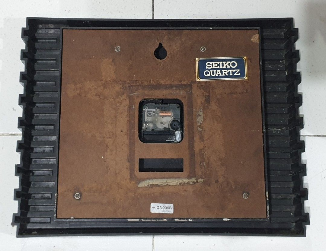Vintage Seiko Wall Clock - Defective (Category: Clocks) located in Las Pinas. Submitted by oldsthetics (Listing ID 1421781238, Image 3). Description: Vintage Seiko Wall Clock - Defective Inherited from our family Not working condition - As is Visible corrosion on battery terminal This is a vintage item Preloved and not new Has imperfections - Defective Typical of age and usage. Kindly check the photos carefully to make sure that this vintage cond
