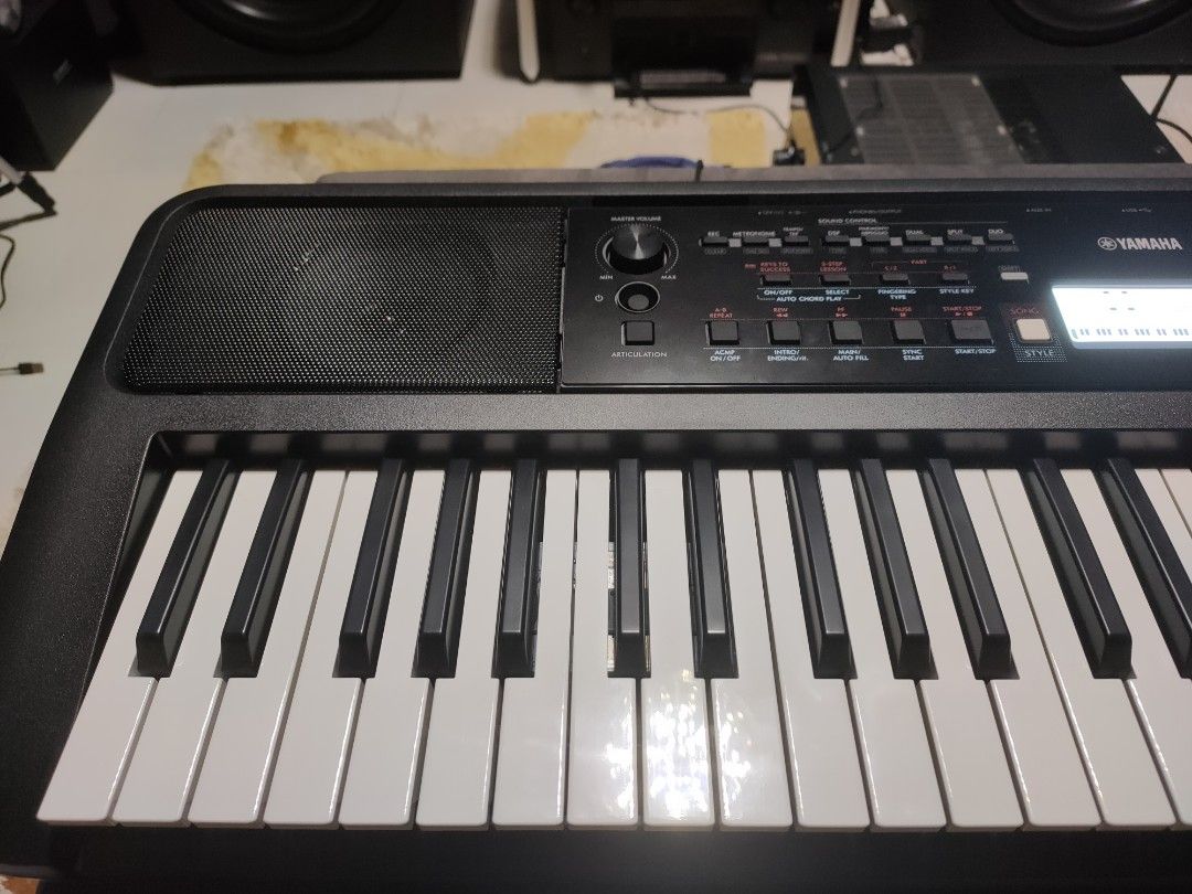Yamaha PSR-E383 keyboard (like new), Hobbies & Toys, Music & Media ...