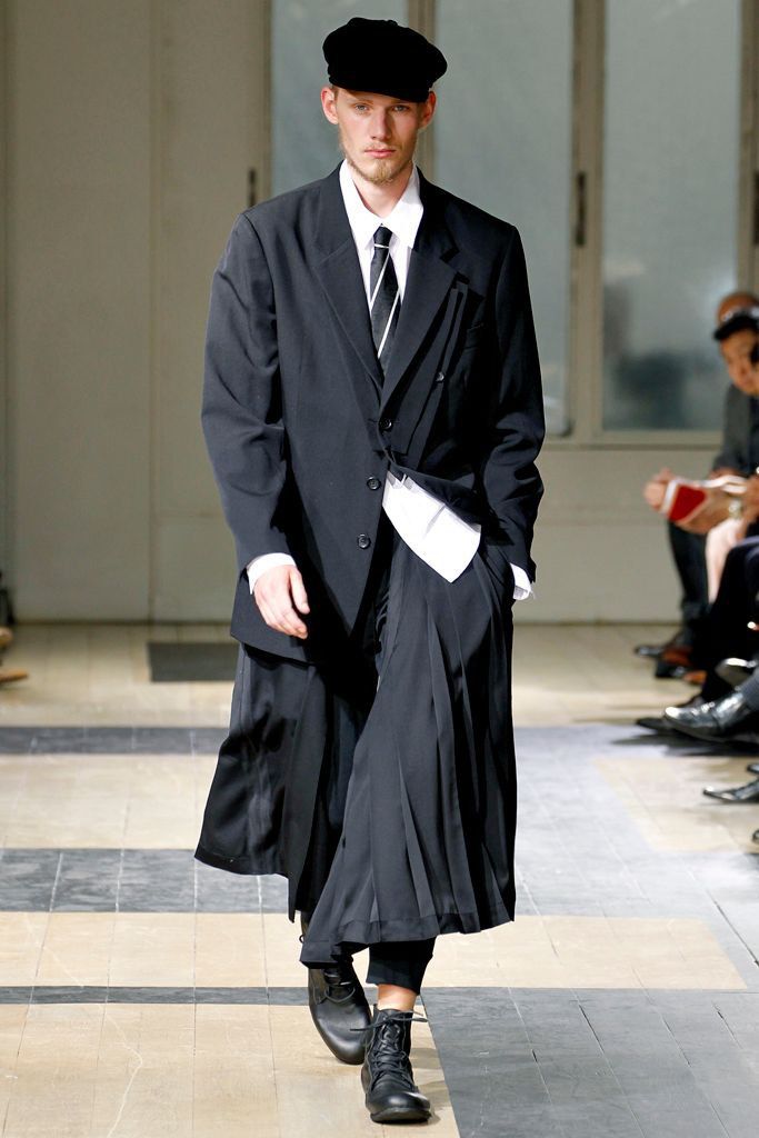 Yohji Yamamoto Black Reversible Cotton Skirt (Category: Skirts) located in Singapore. Submitted by lss95 (Listing ID 1421658513, Image 2). Description: Authentic Yohji Yamamoto reversible skirt purchased in Japan. Size 1 — I’m a UK8 and it fits perfectly. Yohji Yamamoto 2012 Spring/Summer Reversible Layered Flare Skirt, Worn only twice and carefully kept in a smoke-free, pet-free home..