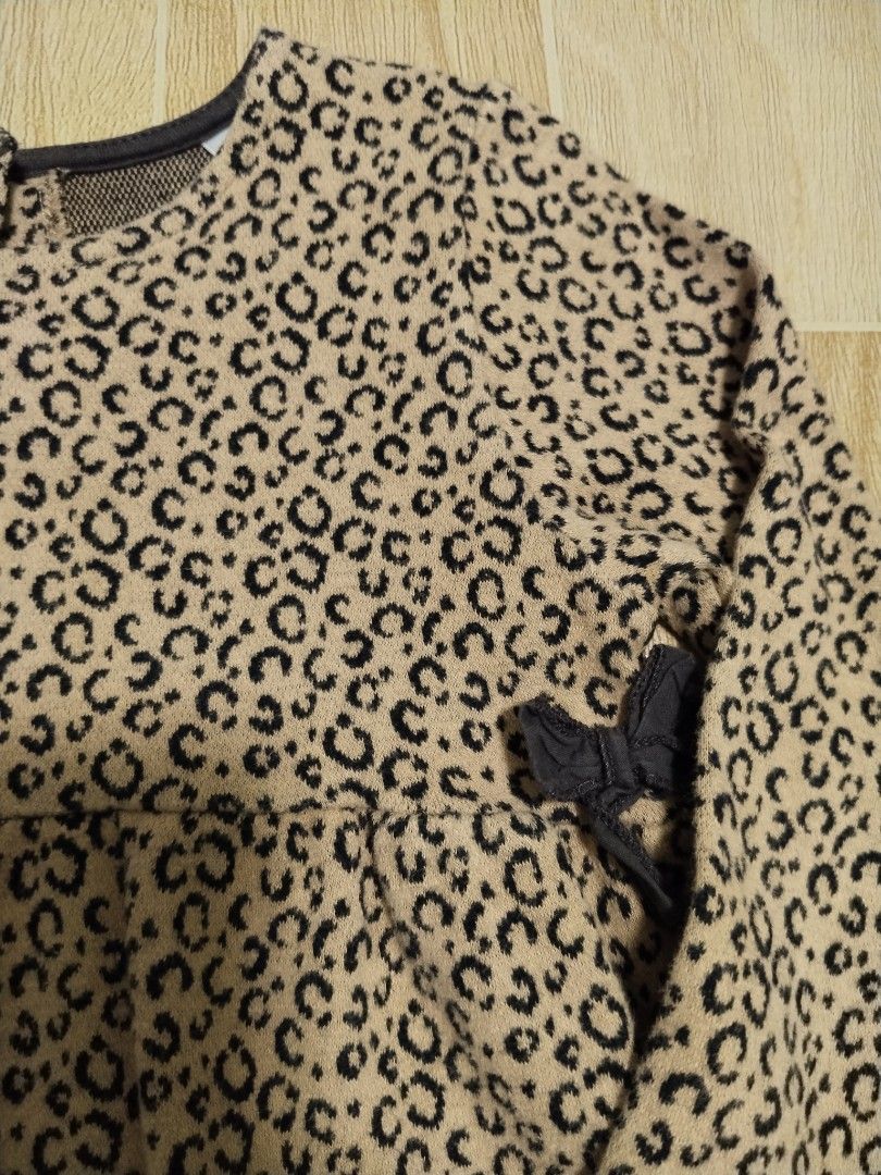 Zara Leopard Print Dress 3-4Y (Category: Babies & Kids Fashion) located in Lipa City. Submitted by abubotcorner (Listing ID 1421721995, Image 2). Description: - Zara leopard print dress - Size: 3-4 years - Long sleeves - Material: Polyester and elastane blend.