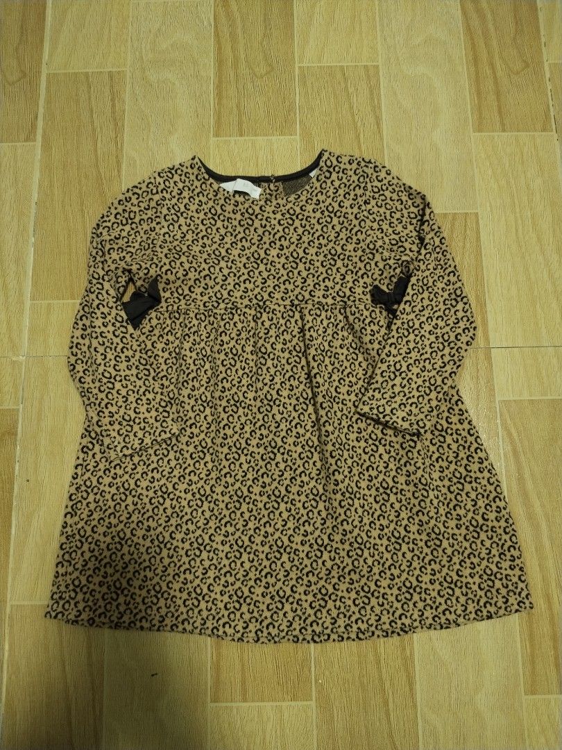 Zara Leopard Print Dress 3-4Y (Category: Babies & Kids Fashion) located in Lipa City. Submitted by abubotcorner (Listing ID 1421721995, Image 1). Description: - Zara leopard print dress - Size: 3-4 years - Long sleeves - Material: Polyester and elastane blend.