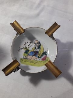 (Category: ) located in . Submitted by antique_lines (Listing ID 1421932869, Image 1). Description: .