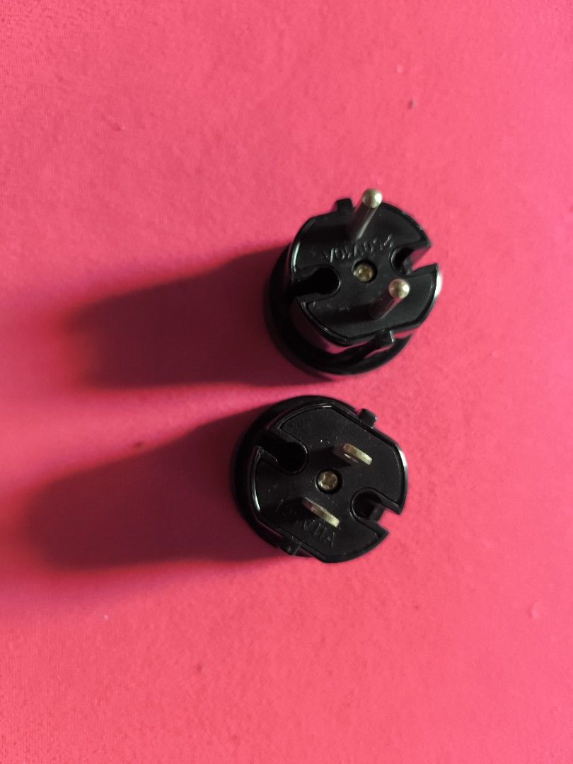 2-Pin to 3-Pin Adapter 2pcs (Category: Cables & Adaptors) located in Cavite. Submitted by Combiishop (Listing ID 1421805401, Image 3). Description: - Converts 2-pin plugs to 3-pin. - Fits standard 3-pin outlets. - Compact and portable design. - Easy to use. - Perfect for various electronics..
