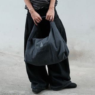 （分類：）位於 。 由 NGERU 提交（商品編號 1421934542，圖片 1）。簡介： 。