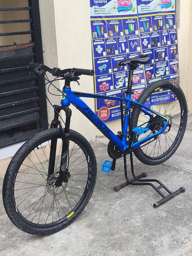 Aeroic Mountain Bike (Category: Bicycles) located in Paranaque City. Submitted by aurebesh (Listing ID 1421891827, Image 2). Description: 27.5-inch alloy Aeroic Warrior 200 mountain bike is well-known for its affordable, entry-level features, which commonly include hydraulic brakes and simple gearing for trail riding. ‎ ‎SPECS ‎Model: Warrior 200 Alloy ‎Fork : Coil Fork ‎Brakes: Tektro Hydraulic ‎Gear/Speed: 3X8 with chain guard ‎Sprocket: Thread