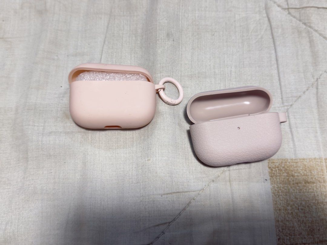Airpods Pro Case (Category: Other Mobile & Gadget Accessories) located in Quezon City. Submitted by valchoowa (Listing ID 1421936488, Image 2). Description: .