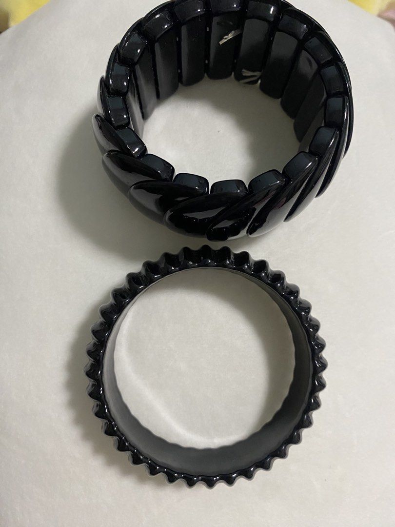 Assorted Bracelets (Random) (Category: Bracelets) located in Ampang. Submitted by aliahbhr (Listing ID 1421912185, Image 3). Description: rm5 each!!!.