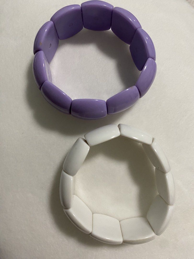 Assorted Bracelets (Random) (Category: Bracelets) located in Ampang. Submitted by aliahbhr (Listing ID 1421912185, Image 1). Description: rm5 each!!!.