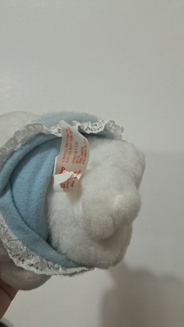 Auth Cinnamoroll pitatto(S) with clothes (Category: Plushies & Soft Toys) located in Bacoor. Submitted by Exedriae (Listing ID 1421808549, Image 2). Description: NEED WASH -size: small -no plate/base -clear etiketa both plush and clothes -official sanrio pitatto cape jnt/lalamove only .