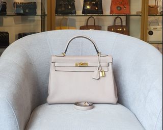 (Category: ) located in . Submitted by luxurydesignerbrands (Listing ID 1421820160, Image 1). Description: .