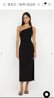 (Category: ) located in . Submitted by crystal_wardrobe (Listing ID 1421809651, Image 1). Description: .