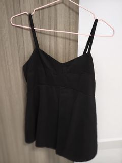 (Category: ) located in . Submitted by closetclearancestealdelooks (Listing ID 1421822014, Image 1). Description: .