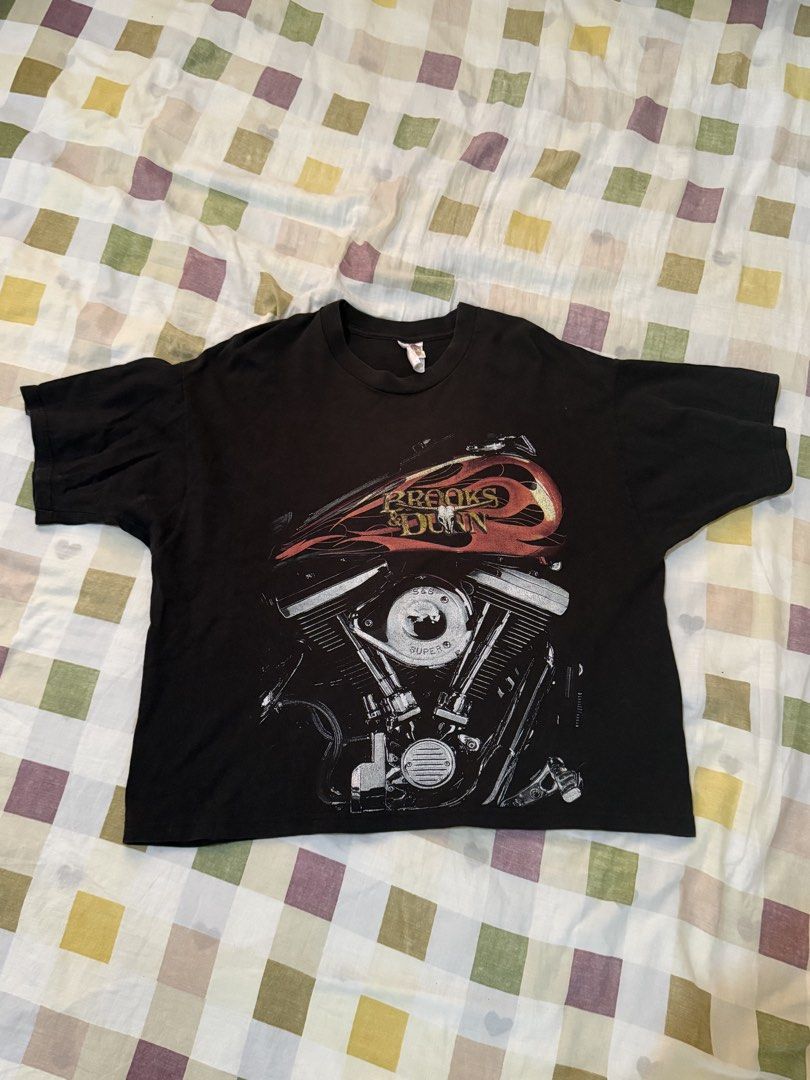 Brooks & Dunn Asphalt Cowboys Graphic Tee (Category: Tshirts & Polo Shirts ) located in Manila. Submitted by _travisscott (Listing ID 1421830360, Image 1). Description: vintage boxy crop shirt (altered) 24x24.