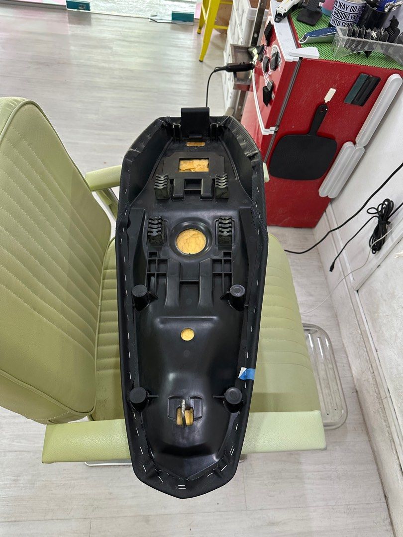 Cardinals Racing Motorcycle Seat (Y15 v2), Motorcycles, Motorcycle ...