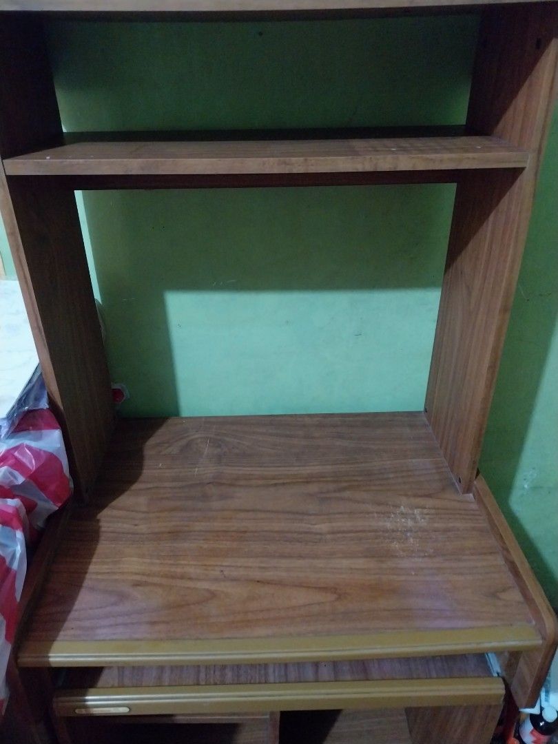COMPUTER TABLE (Category: Other Accessories) located in Bulacan. Submitted by parkabby (Listing ID 1421828419, Image 3). Description: OLD COMPUTER TABLE USED TO CONTAIN JURASSIC COMPUTER STURDY THERE ARE SOME BENTS DUE TO THE HEAVY WEIGHT OF THE OLD COMPUTER PRICE IS NEGOTIABLE.