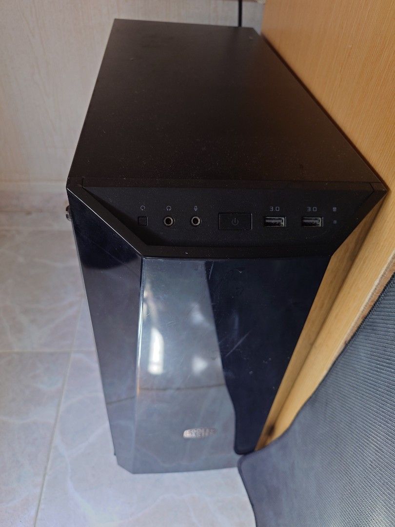 Cooler Master Computer Case （分類：電腦周邊產品）位於 Hong Kong。 由 crz._ 提交（商品編號 1421836558，圖片 2）。簡介： 無風扇。