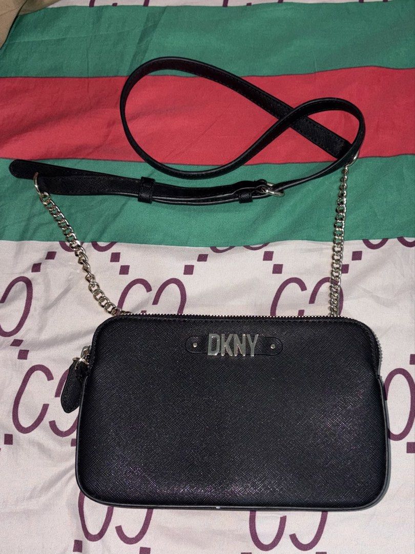 DKNY Black Crossbody Bag (Category: Cross-body Bags) located in Manila. Submitted by hstff (Listing ID 1421909533, Image 1). Description: Brand new Never been used.