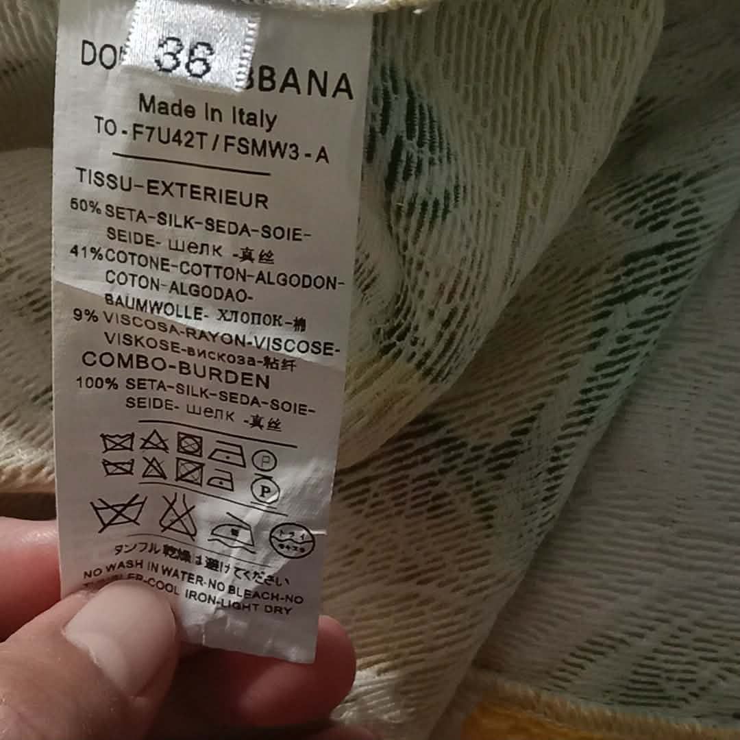 Dolce & Gabbana (Category: Luxury Apparel) located in Lal-Lo. Submitted by pureearth_8c747c (Listing ID 1421918355, Image 1). Description: in a very good condition like new.