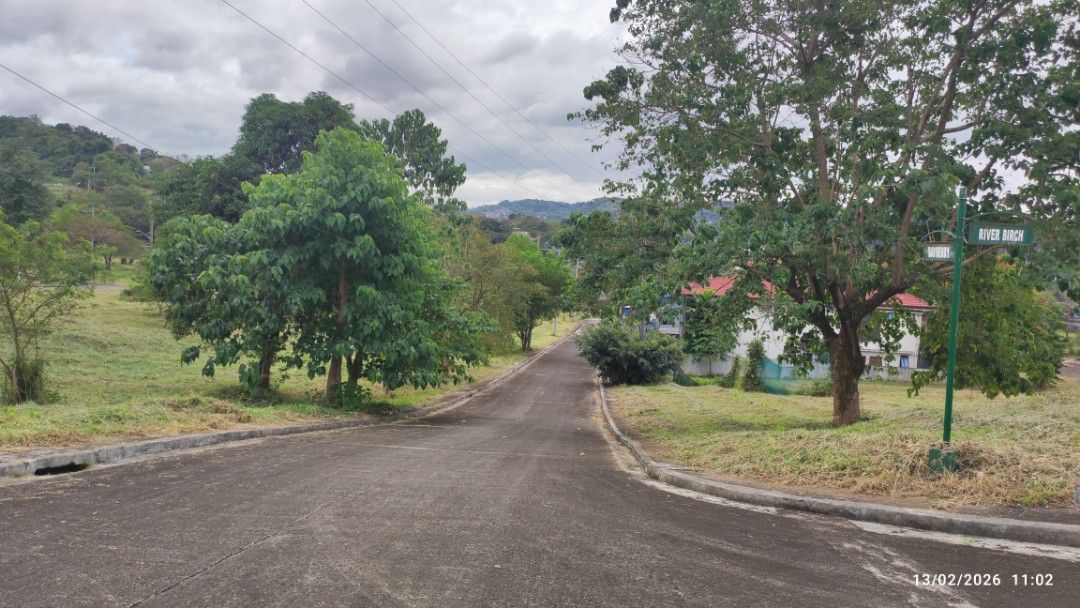 Eastland Heights (Category: Lot) located in Quezon City. Submitted by qcbuynsell (Listing ID 1421897489, Image 3). Description: Overlooking Lot for Sale in Eastland Heights near the Clubhouse . Lot size: 598 sqm 678 sqm 790 sqm Clean Title Updated HOA dues and Realty Taxes Price 16,000 per sqm For serious inquiry call: 09175995595.