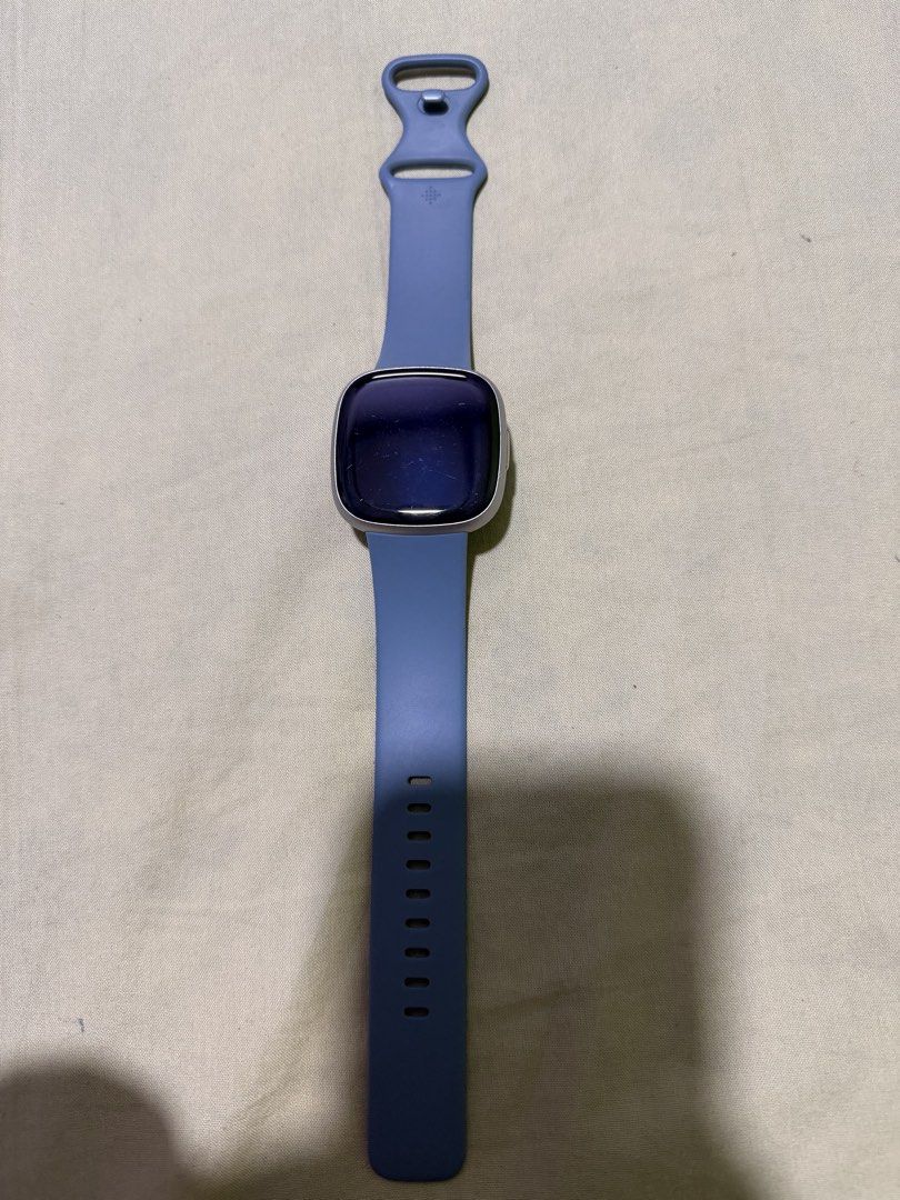 Fitbit versa 4 (Category: Watches) located in Sungai Petani. Submitted by trustedpreloved.my (Listing ID 1421859913, Image 2). Description: Full set Box Watch Cable charger Cod sungai petani Postage rm7 west East rm 15.
