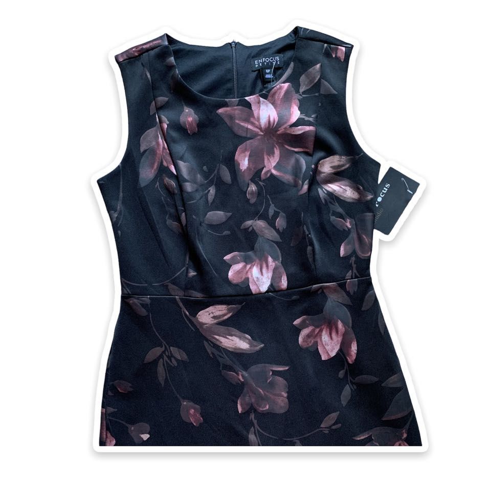 Floral Dress (Category: Dresses) located in Iloilo. Submitted by declutterbykid (Listing ID 1158505093, Image 1). Description: •mermaid (formal) dress •BN with tag •fits small-semi medium.