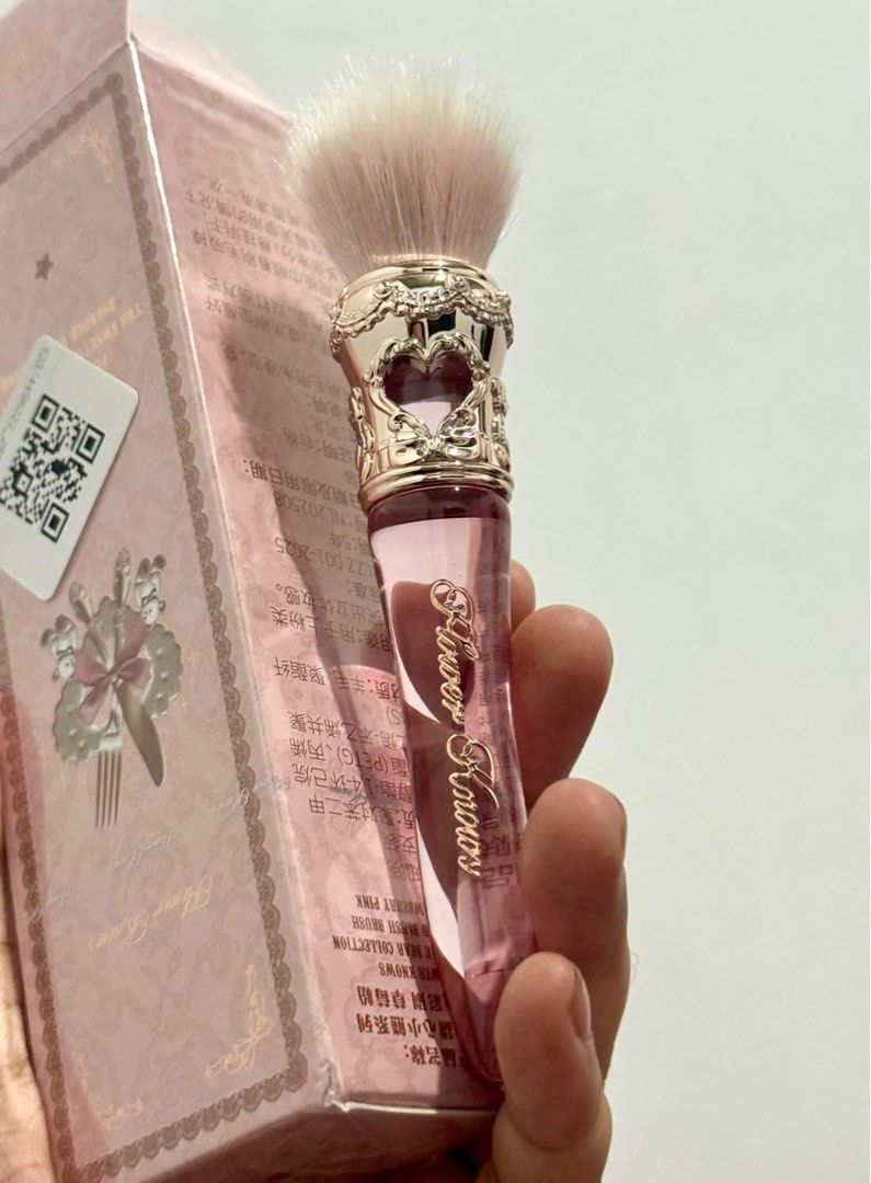 Flower Knows Strawberry Pink Blush Brush (Category: Makeup) located in Manila. Submitted by n4thlie (Listing ID 1421914188, Image 1). Description: Flower knows brush Org brand new Iniimport galing macau mismo For Legitimacy I can provide my proof of transaction more on sa fb ksi me nagsesell Loc:Nueva ecija .