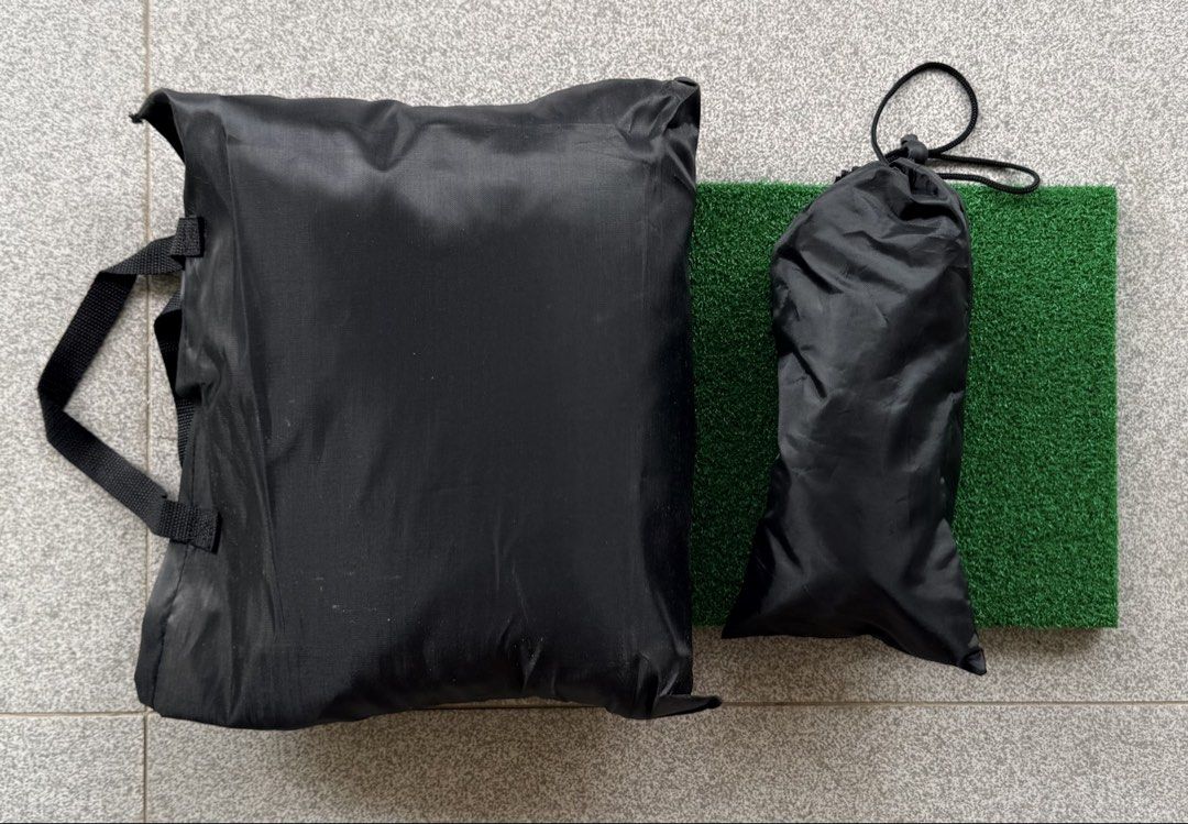 Golf Game Set (Category: Golf) located in Taguig. Submitted by toyang50 (Listing ID 1421813976, Image 3). Description: - Complete golf game set - Includes large play mat - Comes with putting green - Features game instructions - Includes a carrying bag for easy storage and transport - Perfect for indoor or outdoor fun - Ready to play!.