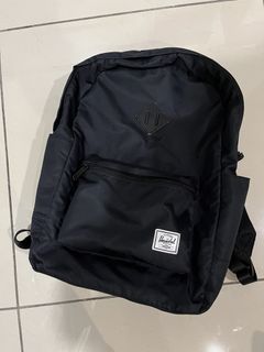 nike brasilia backpack orange 9.5 Training Gym Sack 18L Zippered pocket on the Nike Backpack CR7 Chapter Hydration Color:Brown Slate/Delicioso