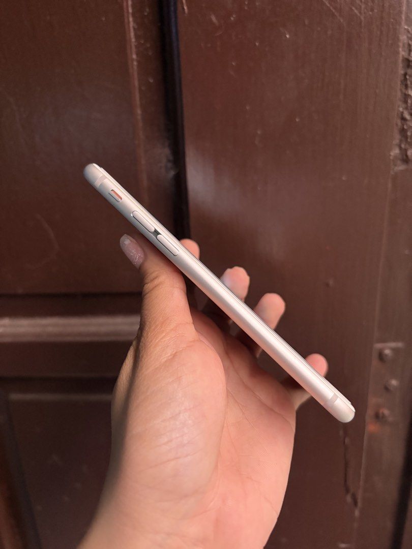 Iphone6s 128gb (Category: iPhone 6 Series) located in Quezon City. Submitted by shawi_08 (Listing ID 1421853023, Image 2). Description: No issue 98% smooth and makinis Working lahat Anysim pwede Can log in log out apple account Free Case/Cord/Earphone Naka tempered glass na.