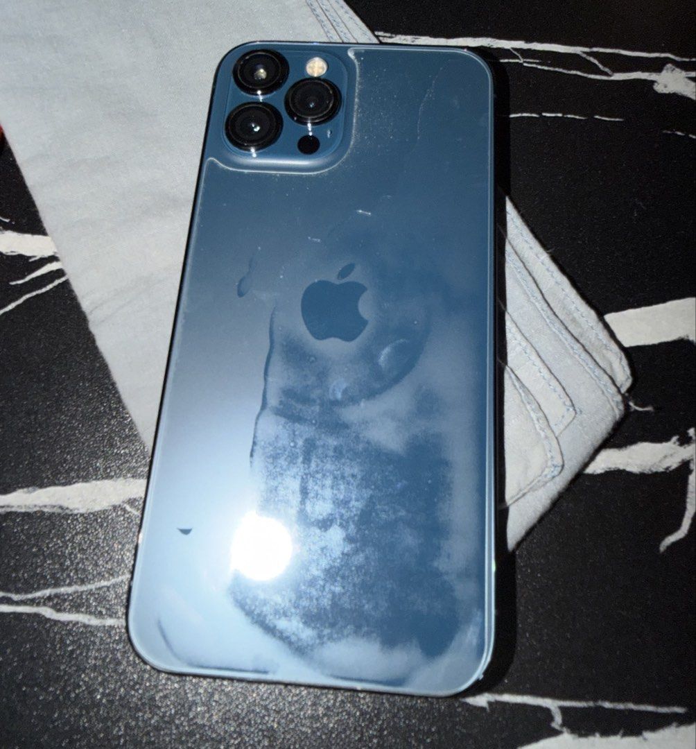 iPhone 12 Pro Max (Category: iPhone 12 Series) located in Pasig City. Submitted by reyeslarry11740 (Listing ID 1421890800, Image 2). Description: For Sale IPhone 12 Pro Max 128gb blue Makinis pa Hindi na napaparepair Sa mega mall nabili 73% battery health Unit only di ko na alam kung nalagay yung box iCloud di malog out nakalimutan ko na password Issue speaker sa tabi ng saksakan ng charger, bigla nalang di gumana 13k only Meet up de Castro jolli