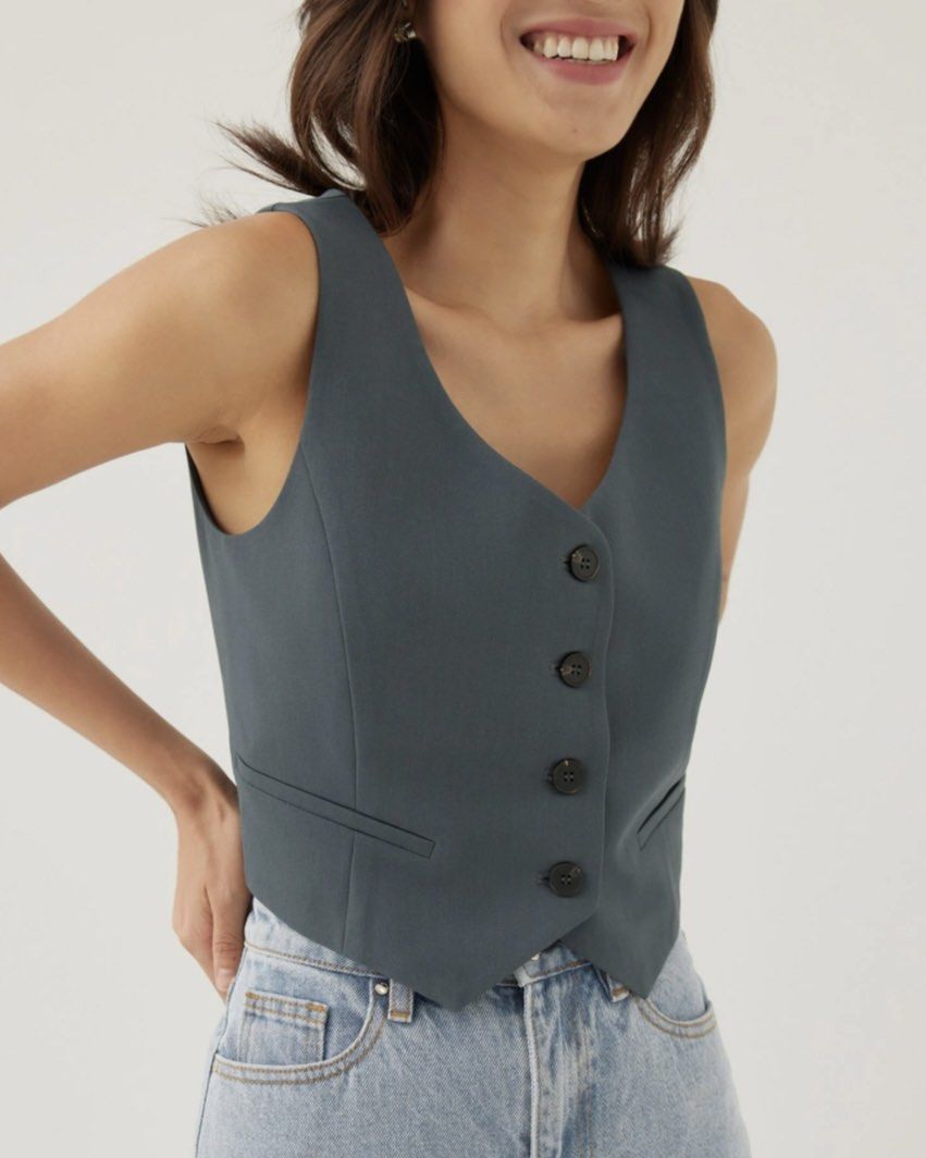 LOVE, BONITO - Button Down Vest - Mineral Green (Category: Vests) located in Tanza. Submitted by .chrstn (Listing ID 1421913971, Image 1). Description: Size XS on tag Bought on IG for ₱700 Cropped length See last photo for measurement/size chart Shipping via JnT, every weekends only. 📍Cavite.