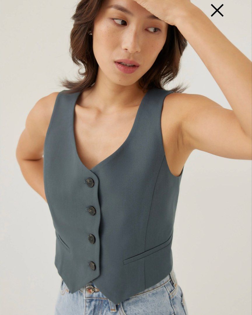 LOVE, BONITO - Button Down Vest - Mineral Green (Category: Vests) located in Tanza. Submitted by .chrstn (Listing ID 1421913971, Image 2). Description: Size XS on tag Bought on IG for ₱700 Cropped length See last photo for measurement/size chart Shipping via JnT, every weekends only. 📍Cavite.