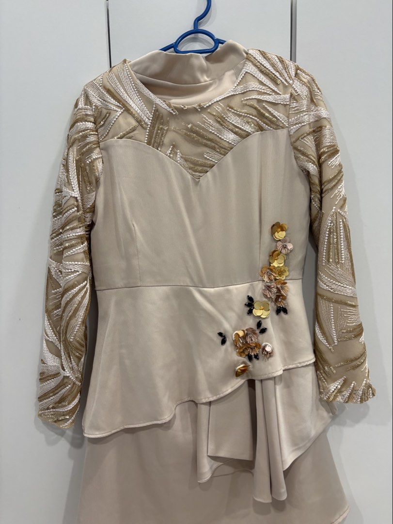 MC Vogue X Elfira Loy Baju Kurung in Nude Beige, Women's Fashion ...