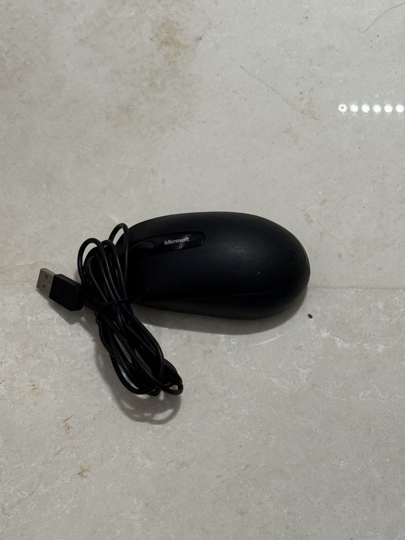 Microsoft Wired Mouse (Category: Mouse & Mousepads) located in Singapore. Submitted by karunggunipria (Listing ID 1421811974, Image 1). Description: - Microsoft wired mouse - USB connection - Tested and working.
