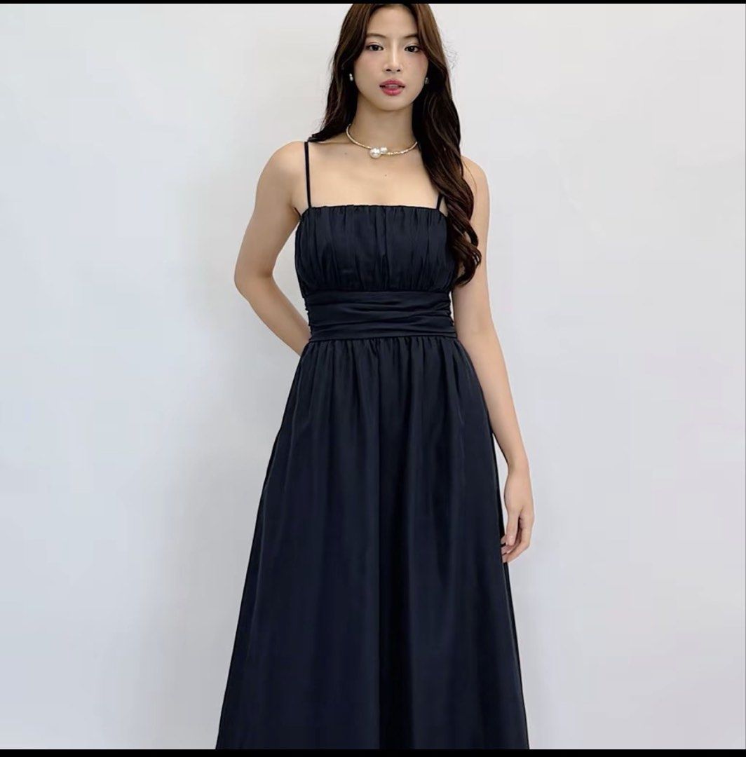Mikayla Qira Tencel Chiffon Ruched Maxi Dress (Category: Dresses) located in Singapore. Submitted by MyThriftShop (Listing ID 1421913470, Image 2). Description: Mikayla Qira Tencel Chiffon Ruched Maxi Dress 💰Price: $40 👍🏻 Size M 👍🏻 BNWT 👍🏻 Available in Black with Nude lining & Midnight 💵 RTP: $56.80 ✅ Selling @ $48 ✅ Fast deals @ $40 (payment within 30mins) ✅ Tracked mail +$3.50 ✅ Flexible meetup locations! Please pm @peishaaann if keen t